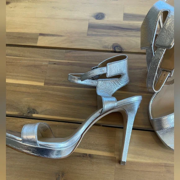 Michael Kors Womens Silver Double Ankle Strap Formal Heels 7.5 - Picture 4 of 6